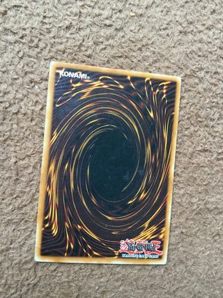 2 Cartas yu-gi-oh holográficas primera edición