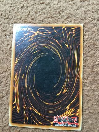 2 Cartas yu-gi-oh holográficas primera edición