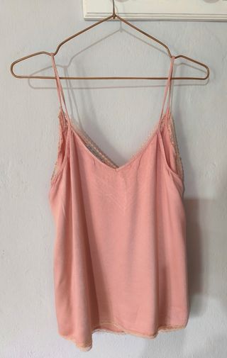 Top Stradivarius rosa tirantes