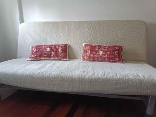Sofá cama de Ikea, clip.