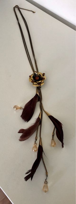 Collar plumas dorado marrón