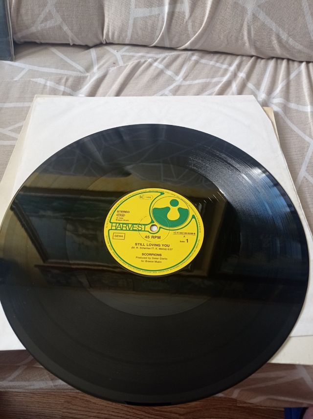 Scorpions - Still Loving You