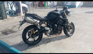 Triumph street triple 675