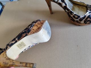 Zapatos de tacón de leopardo