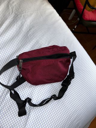 Riñonera Eastpak granate