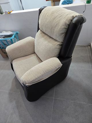 Sillón reclinable beige y negro