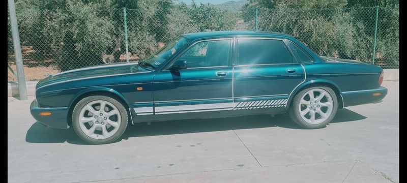 Jaguar XJ 2001 - foto 1