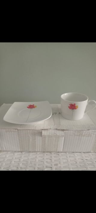 Juego café porcelana - Flores rojas
