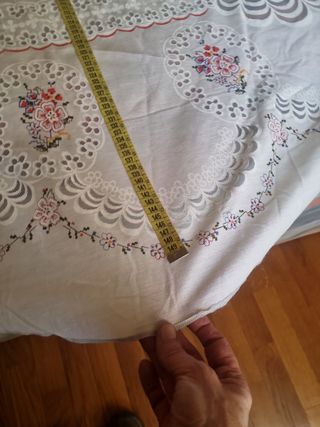 Mantel Redondo - Flores - Vintage