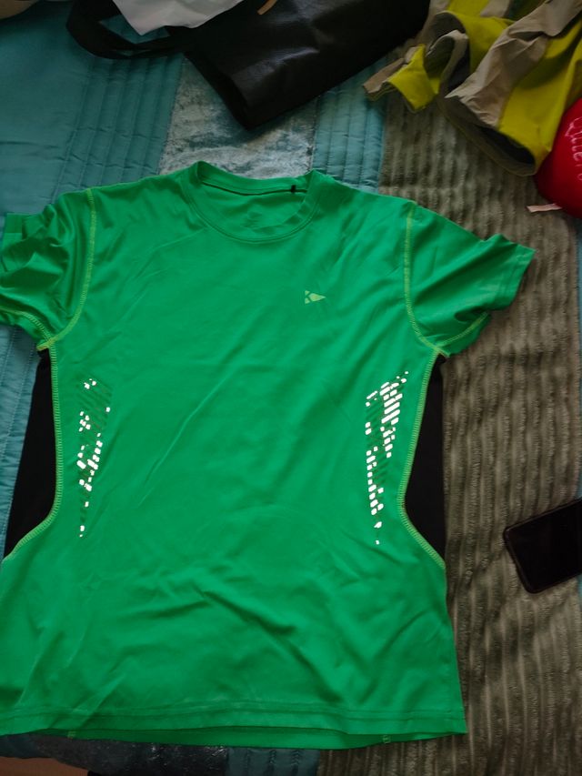 Ropa de deporte  camisetas técnicas