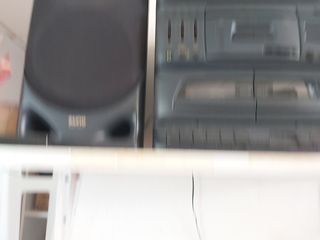 Minicadena Sanyo con altavoces