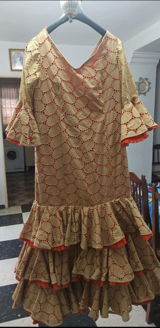 Traje de gitana artesanal