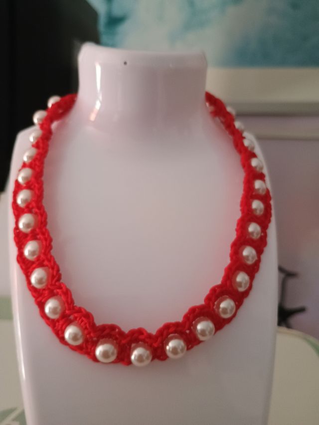 Collana perle rosse e bianche