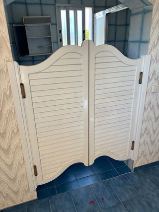 Puertas vaivén blancas estilo oeste