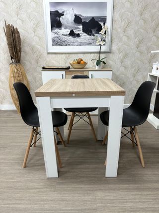 MESA PEQUEÑA EXTENSIBLE CON 4 SILLAS NUEVA
