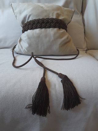 Cinturón marrón trenzado