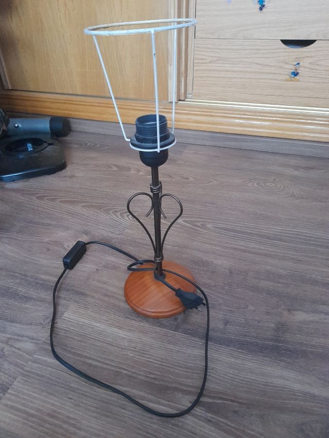 Lampara metal y madera