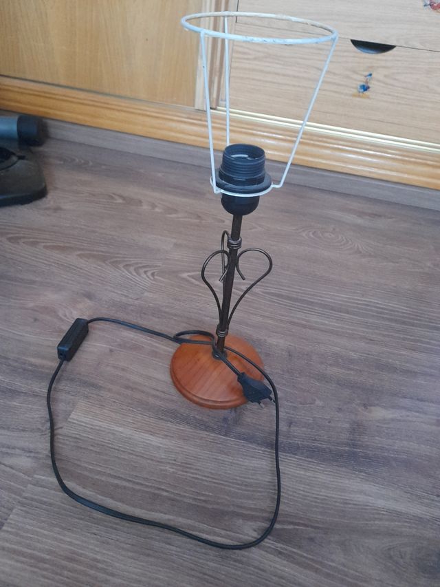 Lampara metal y madera
