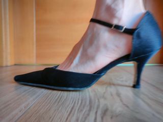 Zapatos fiesta negros tacón fino