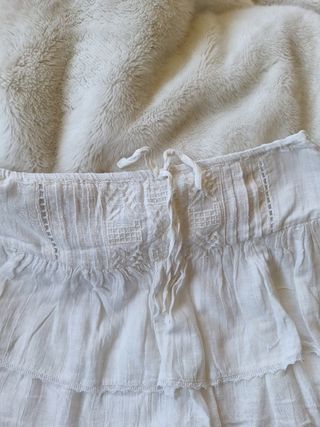 Falda corta blanca
