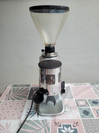macina caffe'professionale mazzer