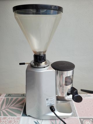 macina caffe'professionale mazzer