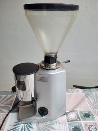 macina caffe'professionale mazzer