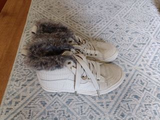 Zapatillas Vans altas beige