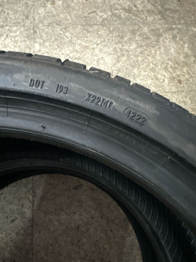 225/40R19 Pirelli