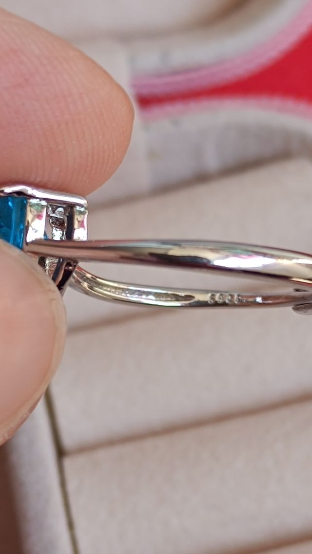 Anillo plata circonita azul corazón