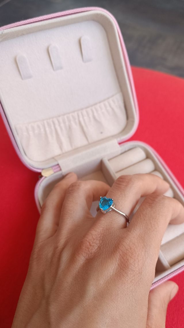 Anillo plata circonita azul corazón