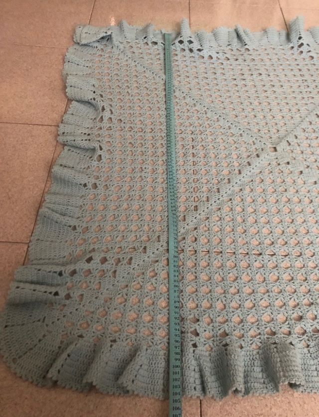 Scialle in lana fatto a mano azzurro