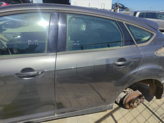 Puerta trasera izquierda Ford Focus III Hatc y_490