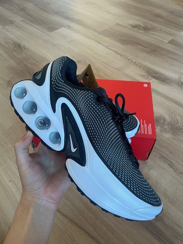 Zapatillas Nike Air Max Dn - Blancas y Negras