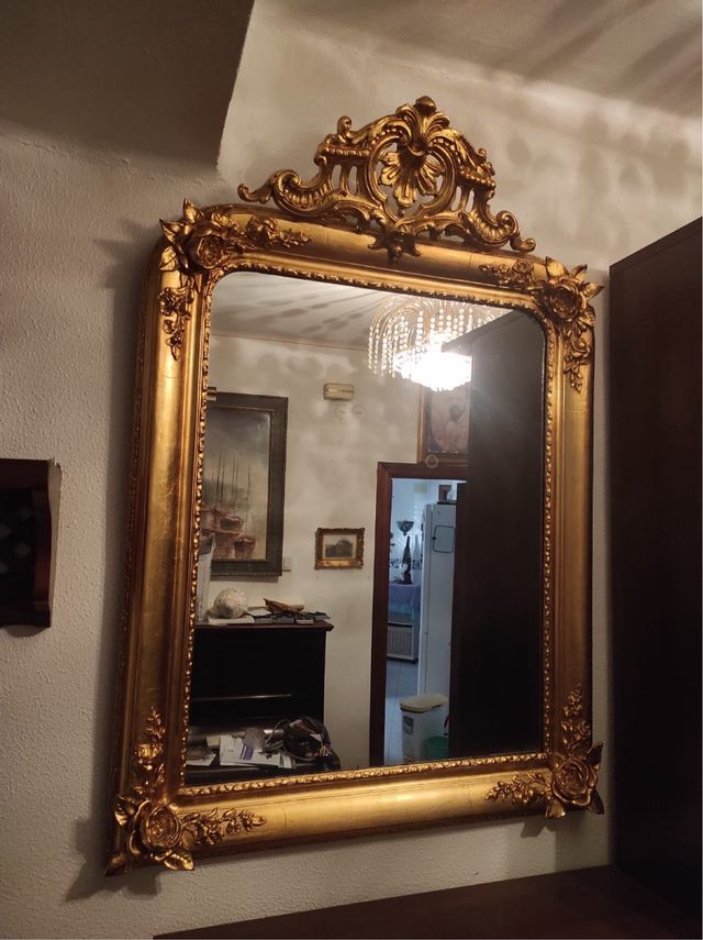 Espejo antiguo restaurado con pan de oro