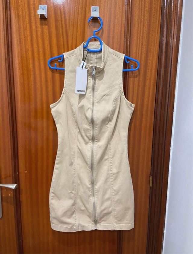 Vestido Bershka beige talla S