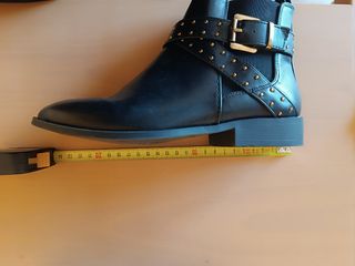 Botines negros niña talla 36. 
