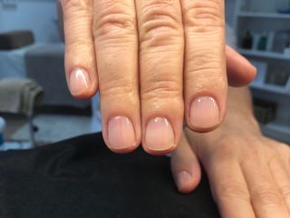 Manicurista Colombiana