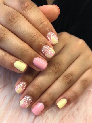 Manicurista Colombiana