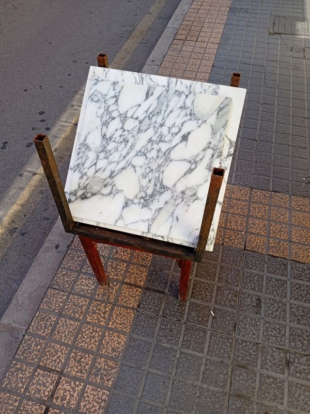 Mesa mármol cuadrada vintage