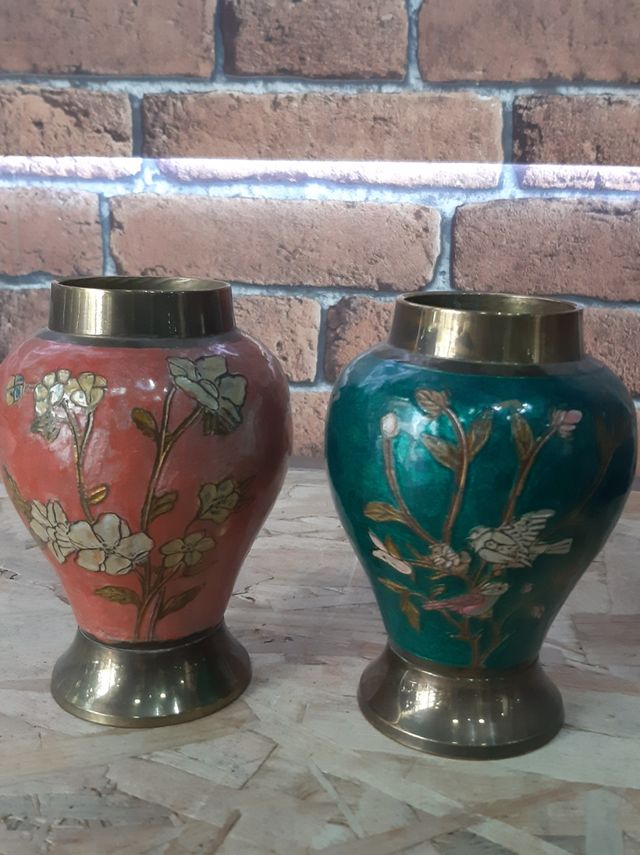 PAREJA DE JARRONES LATON ESMALTADO