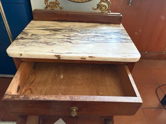 Set antiguo espejo con candelabro y 2 mesitas de noche a juego