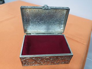CAJA PARA ANILLOS Y JOYAS