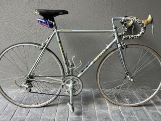 Bicicleta de carretera antigua 