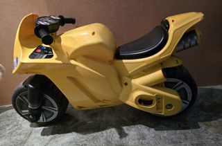 Moto Correpasillos Injusa Winner XL amarilla