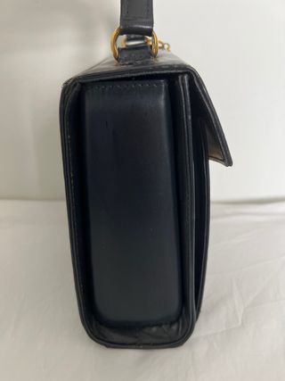 Bolso de piel azul oscuro