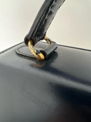 Bolso de piel azul oscuro