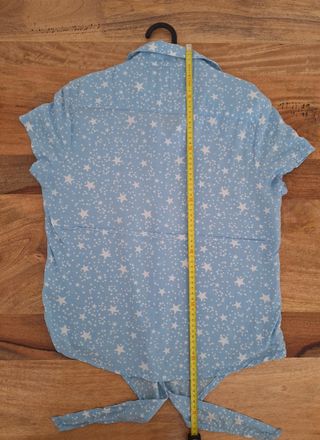 Camisa azul y blanca estrellas