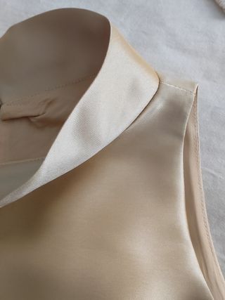 Vestido 100% seda natural Fely Campo dorado fiesta