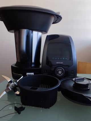 Robot de cocina MAMBO 8090 con báscula integrada